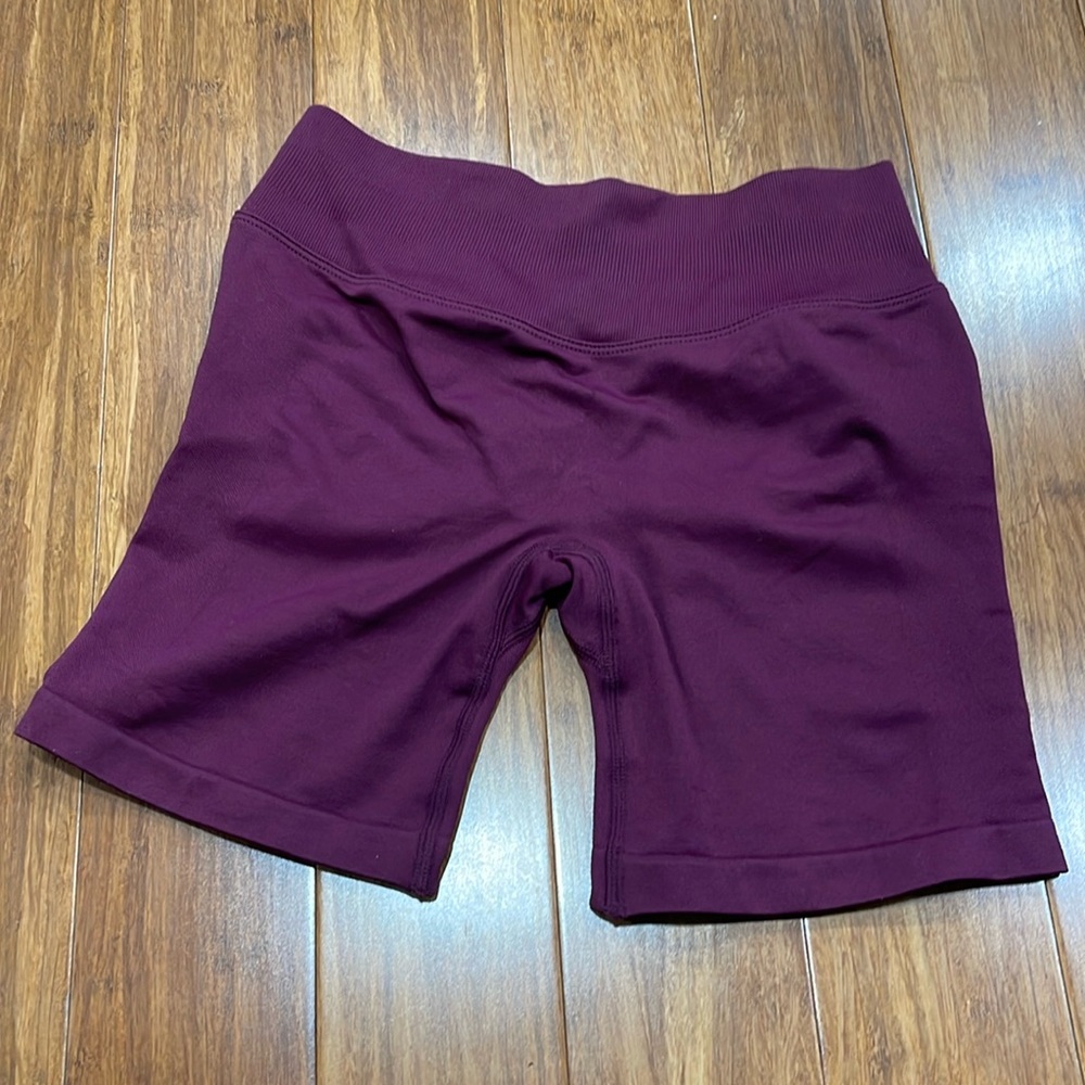 Women's High-Waisted Impact Workout Shorts - Black Cherry - 6” inseam Size M